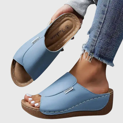 Bríd™ | Classic Comfort Walking Sandals