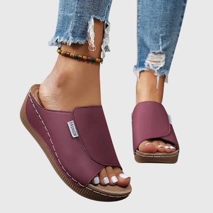 Bríd™ | Classic Comfort Walking Sandals