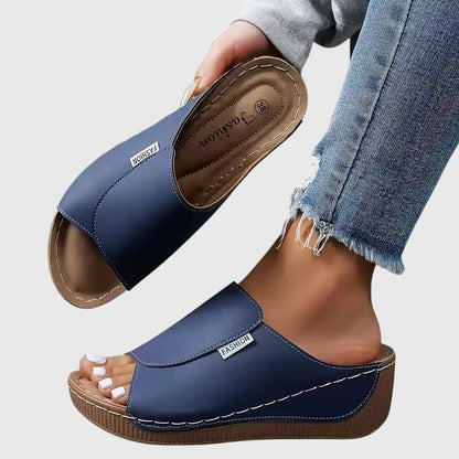 Bríd™ | Classic Comfort Walking Sandals