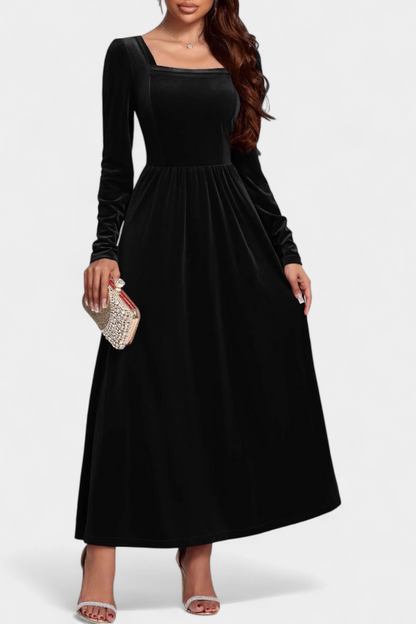 Stéphanie Long Velvet Dress featuring Open Back and Square Neckline