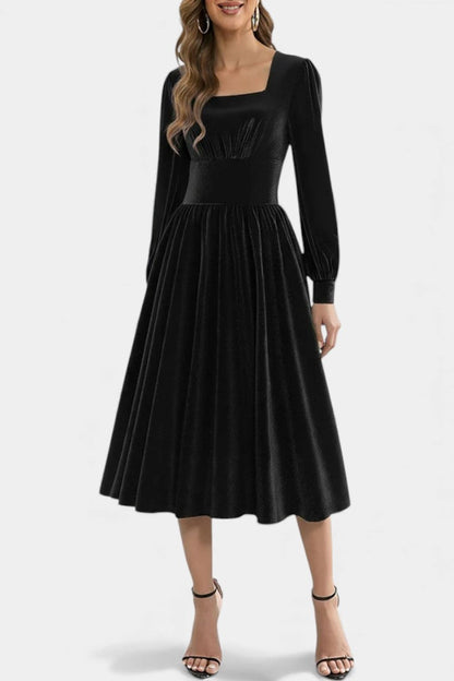 Cordélia Velvet Midi Dress for Christmas with Square Neck