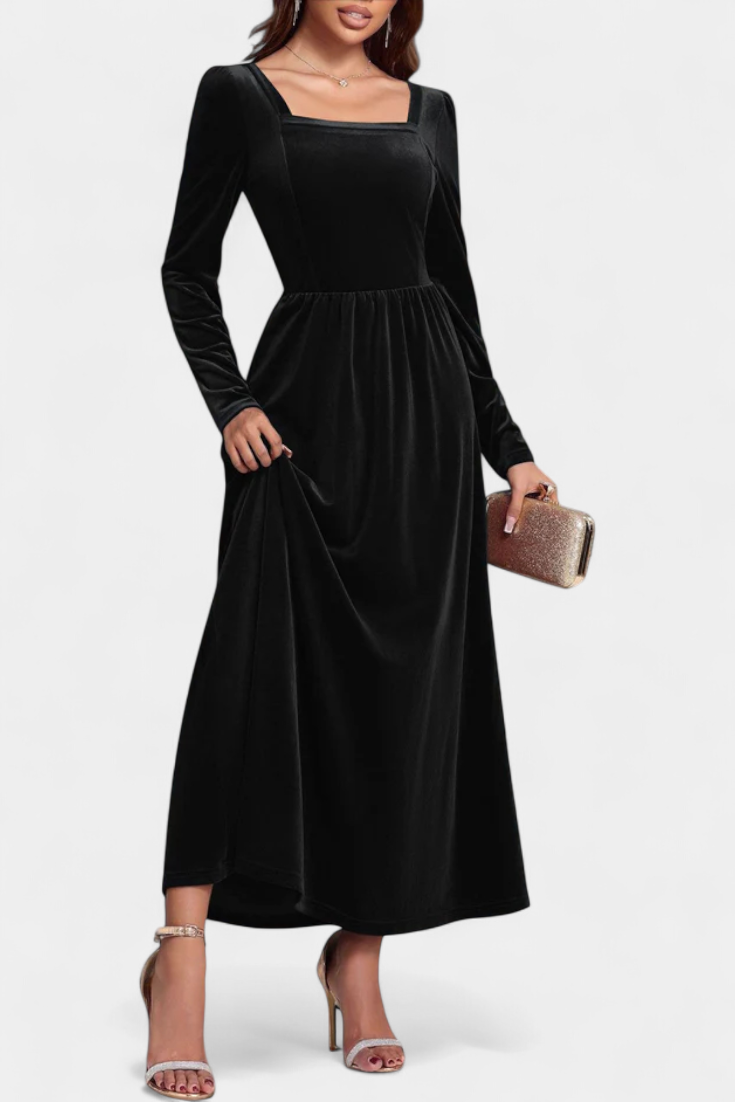 Stéphanie Long Velvet Dress featuring Open Back and Square Neckline
